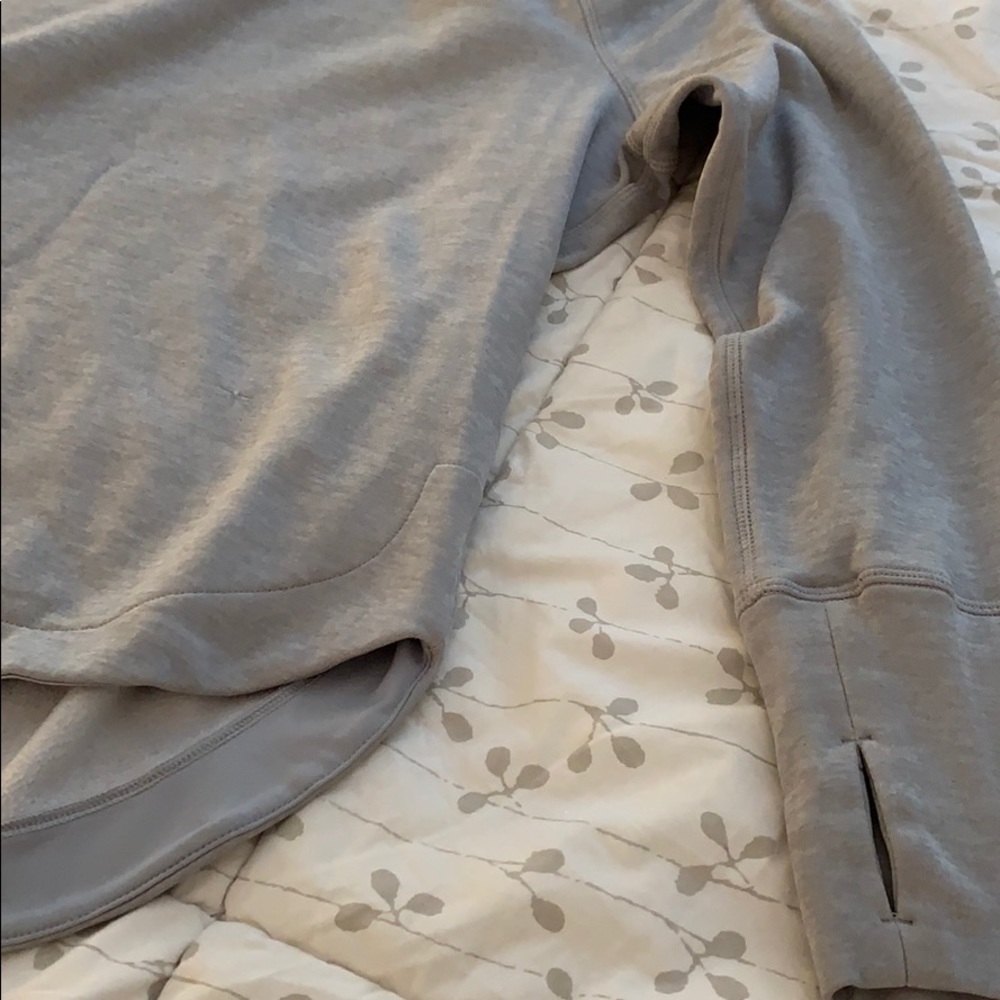 Pullover - Picture 2 of 3